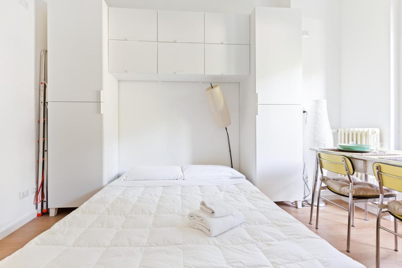 Milano Famagosta Cosy Studio Exterior photo